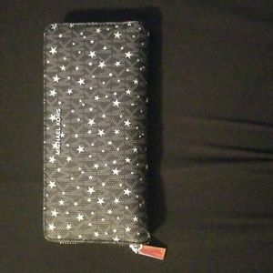 Black MICHAEL Michael Kors Clutch Wallet
